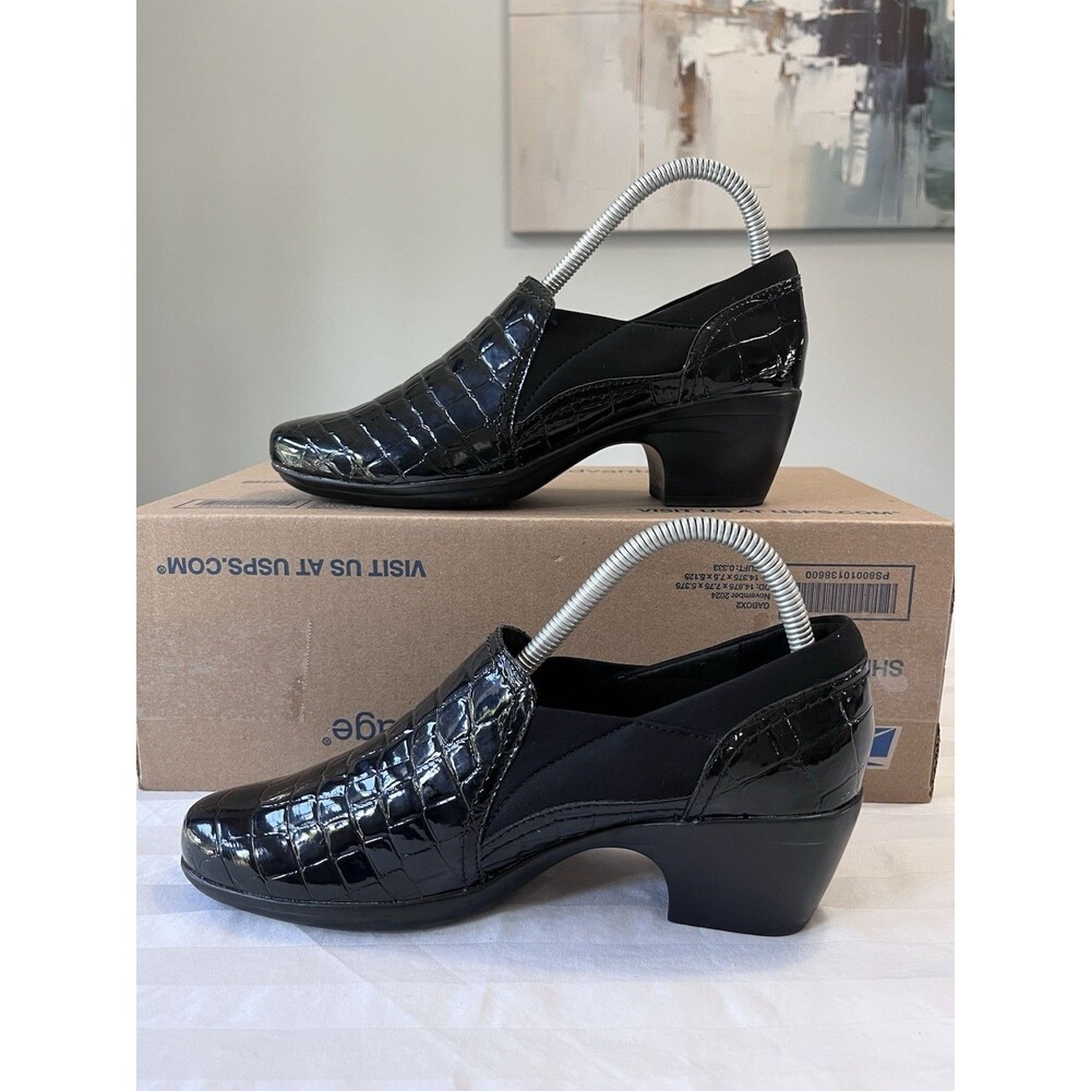 Clarks Emily Amelia Womens 8.5 Black Croc Patent Leather Heeled Shoes Pumps